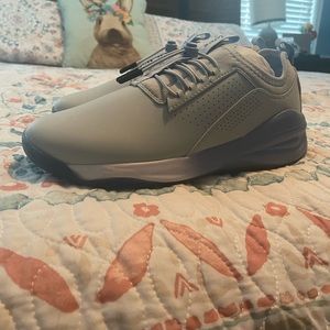 Nursing shoes